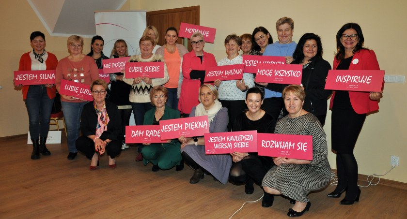 KobieTY w Centrum. Przedstawicielki stowarzyszenia spotkały się z paniami w Łowinie [ZDJĘCIA]