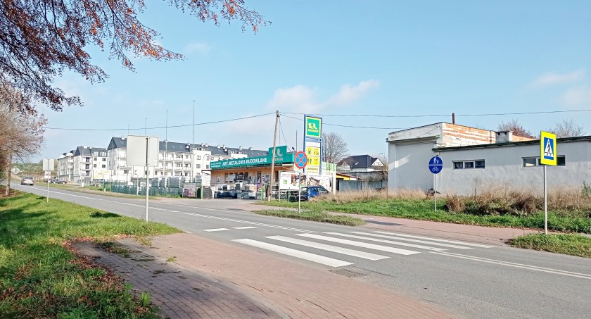 Ciemne przejście na ulicy Laskowickiej. Czytelniczka prosi nas o pomoc