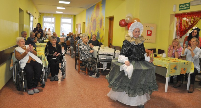 Wspaniale potrafią  bawić się w MOO w Pruszczu. Wspominamy Andrzejki sprzed kilku dni