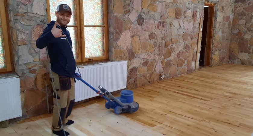  Cyklinowanie parkietów w Świeciu i Grudziądzu najlepiej powierzyć firmie DS PARKIETY.  Podnoszą jakość życia klientów od poziomu podłogi i schodów 