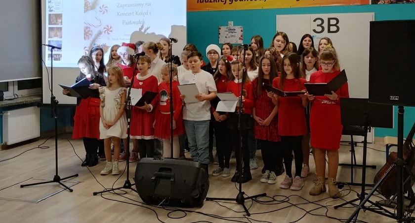 Niezwykły koncert kolęd i pastorałek w Grupie. Był też kiermasz świąteczny