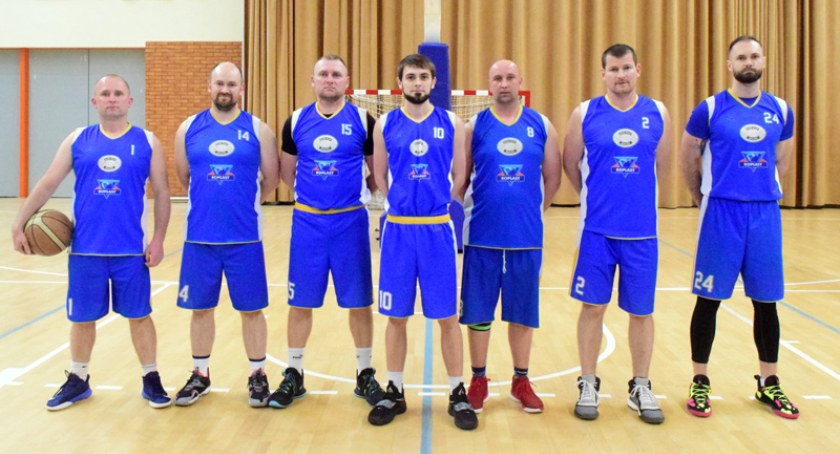 Świecka Amatorska Liga Koszykówki osiągnęła półmetek. Kto jest najbliżej awansu do finału?