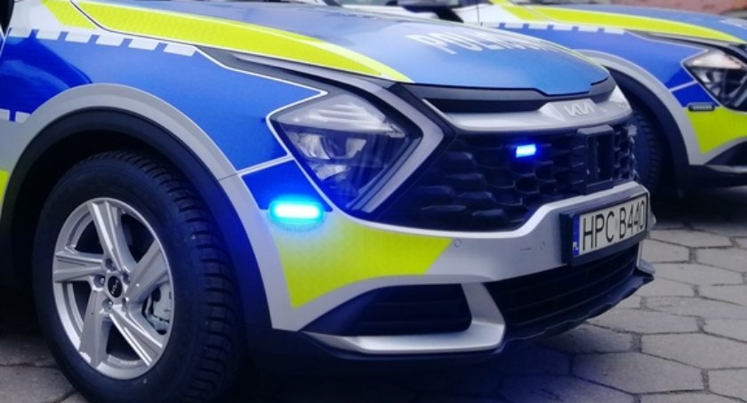 Miał niesprawne oświetlenie pojazdu. Zachowywał się nerwowo, policjantom przyznał, że zażywał narkotyki