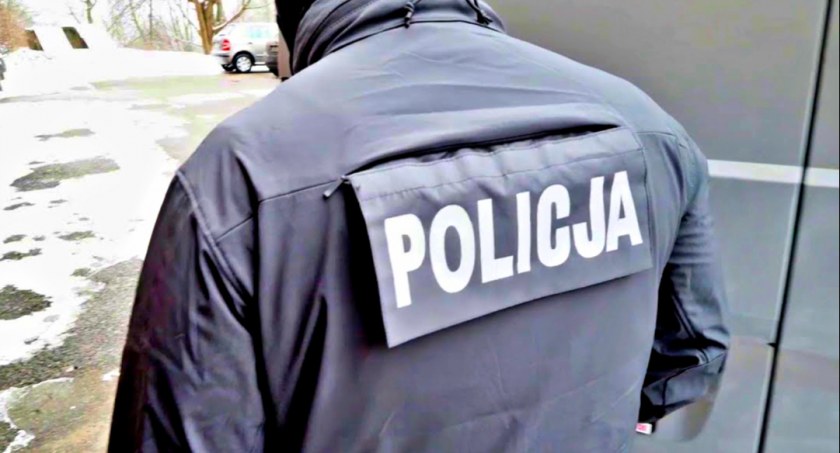Trzymał w ręku nóż. Policjantom powiedział, że chce się zabić