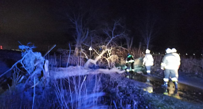 Strażacy wyjeżdżają do akcji. Jaka była miniona noc w powiecie świeckim?