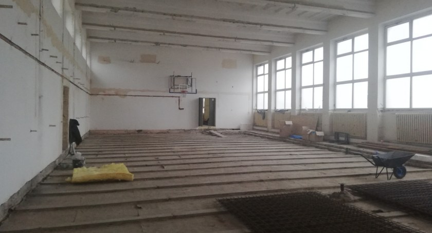 Sala gimnastyczna przy SP nr 2 w Nowem. Trwa kapitalny remont