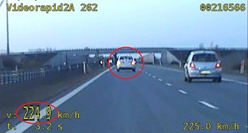 224 km/h na autostradzie A1. Kierowca dostał słony mandat