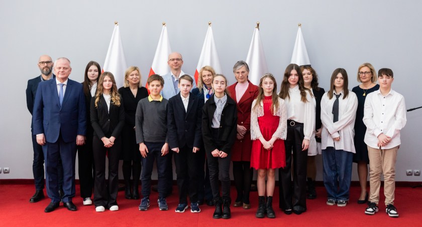 Uczennica Szkoły Podstawowej w Jeżewie zdobyła wysokie miejsce w konkursie wojewódzkim. Gratulujemy!
