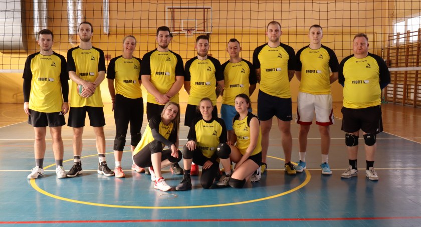 Gramy dla Julii. W Świeciu odbył się turniej charytatywny w piłce siatkowej