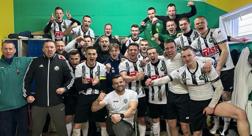 Sparta Przysiersk rozegrała zaległy mecz. Lider pokonany!