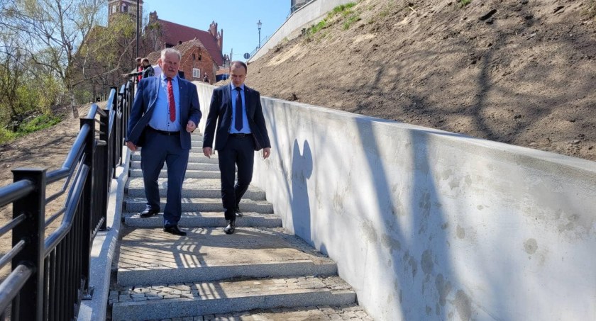 Inwestycje w gminie Nowe. Wicewojewoda chwali burmistrza i Mateusza Morawieckiego