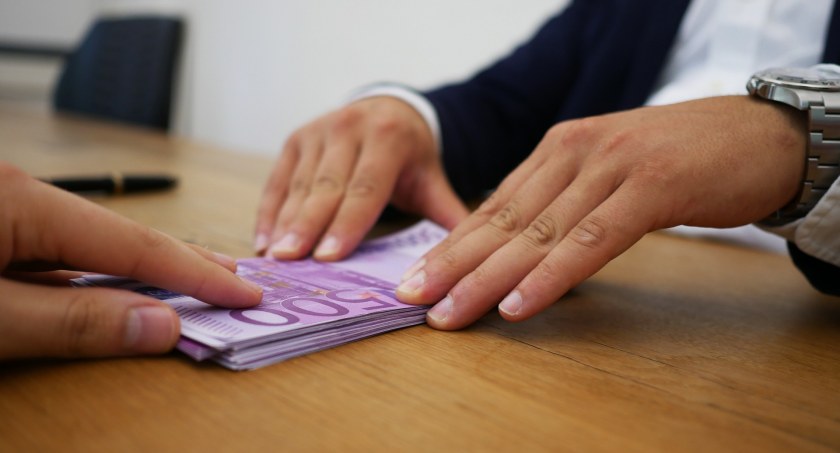 Czym wyróżnia się kredyt oddłużeniowy?