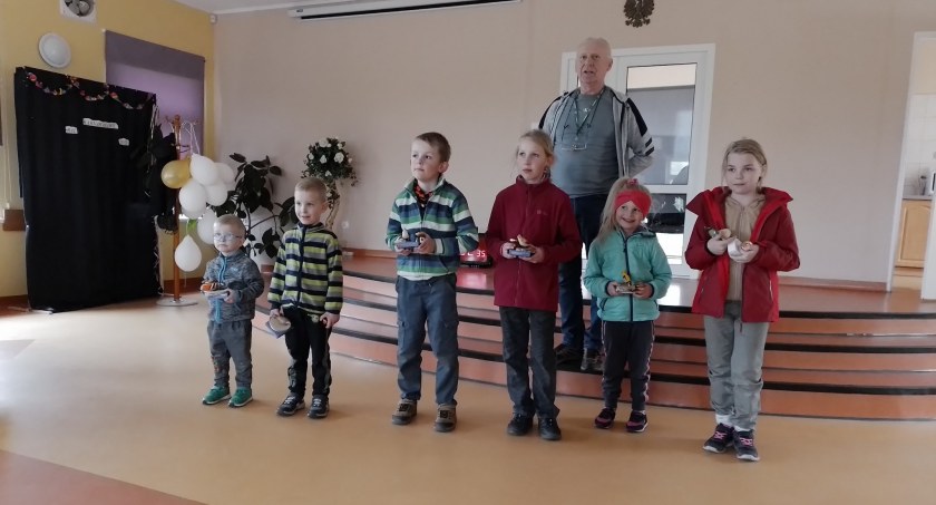 Rajd na orientację w gminie Dragacz. W wydarzeniu wzięło udział ponad 80 osób