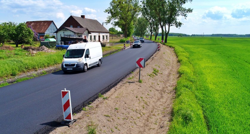 Trwa remont drogi wojewódzkiej nr 240 we Franciszkowie
