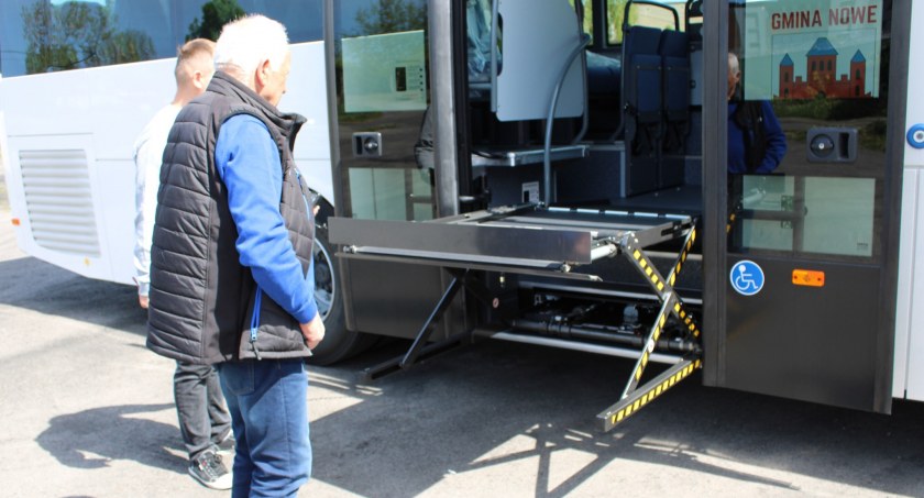 Nowy autobus już służy. Pojazd został wyposażony w specjalną windę