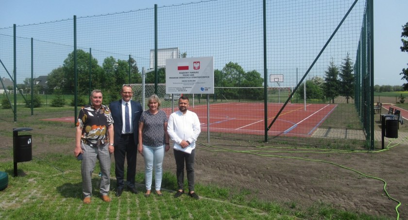 Boisko w Wielkim Komorsku gotowe. Nastąpił odbiór robót