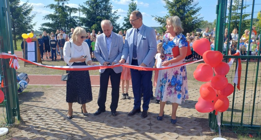 Boisko w Wielkim Komorsku oficjalnie otwarte. Kosztowało 747 tys. zł [ZDJĘCIA]
