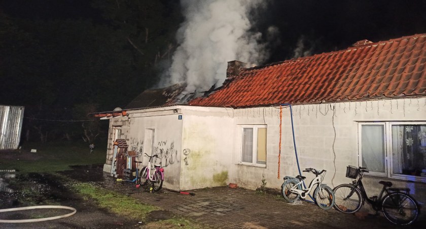 Ich dom stanął w płomieniach. Straty są bardzo duże [ZDJĘCIA]