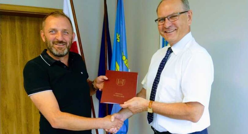 Umowa na boisko i plac zabaw w Rulewie podpisana. Koszt to 320 tys. zł