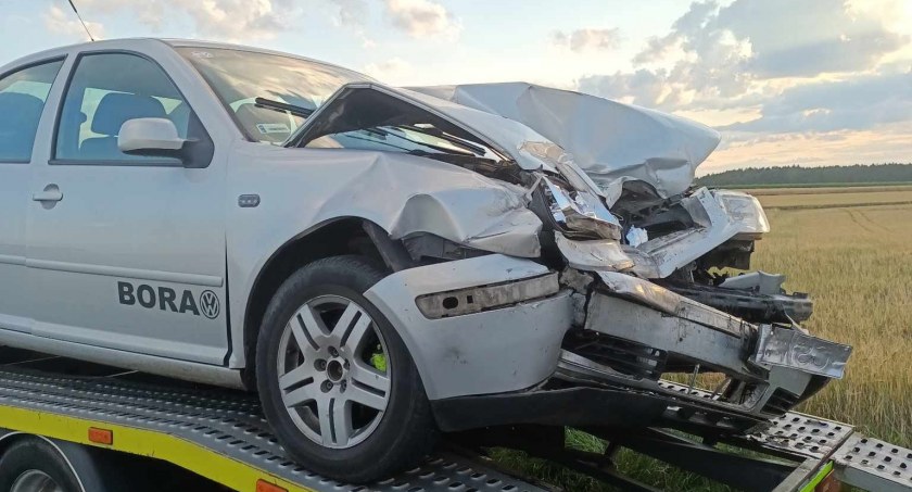 Wypadek na drodze Miedzno-Brzeziny. Jedna osoba trafiła do szpitala