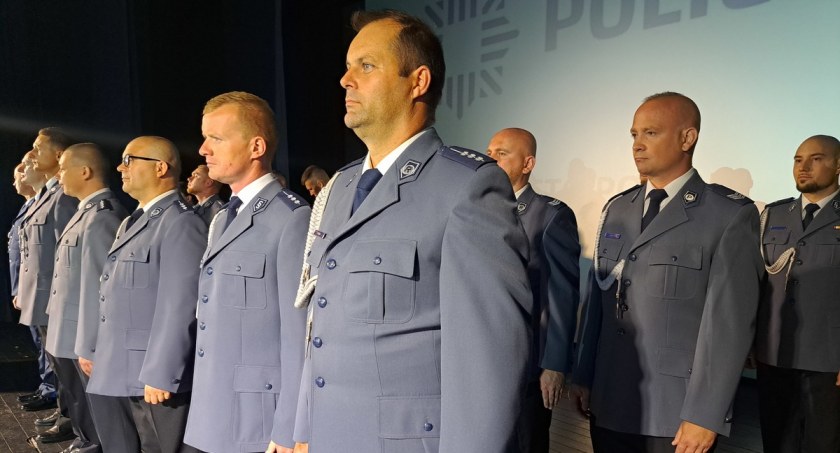 Policjanci ze Świecia otrzymali nominacje na wyższe stopnie. Odbyła się uroczystość [ZDJĘCIA]