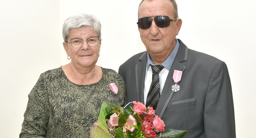 Stefania i Józef Koseda obchodzili jubileusz 50-lecia pożycia małżeńskiego. Wręczono im medale