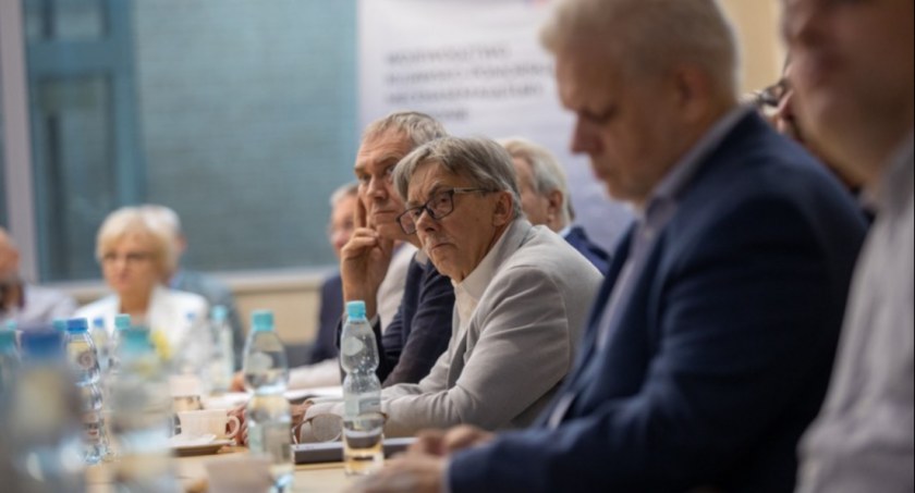 Kolej dużych prędkości w naszym regionie. Nie wszystkim podobają się założenia