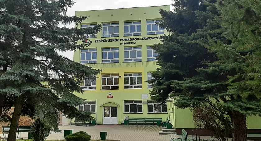 Gdzie są wolne miejsca w szkołach zarządzanych przez powiat? Opublikowano informacje