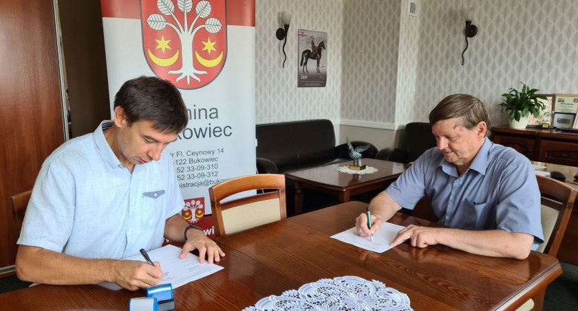 Bliżej budowy ścieżki rowerowej przy drodze wojewódzkiej z Krupocina do Bramki. Umowa na wykonanie projektu podpisana