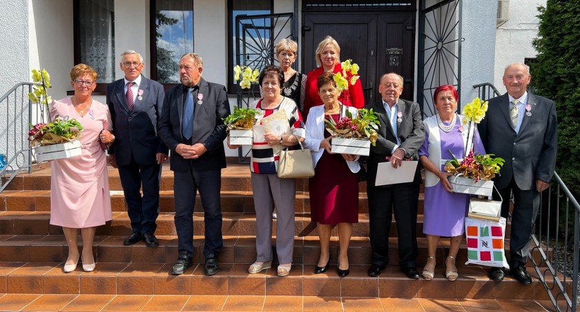 Jubileusze 50-lecia pożycia małżeńskiego. Złote Gody par z gminy Lniano [ZDJĘCIA]