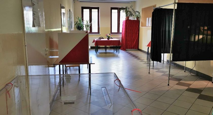 Jak zostać kandydatem na członka obwodowej komisji wyborczej? Ile można zarobić?