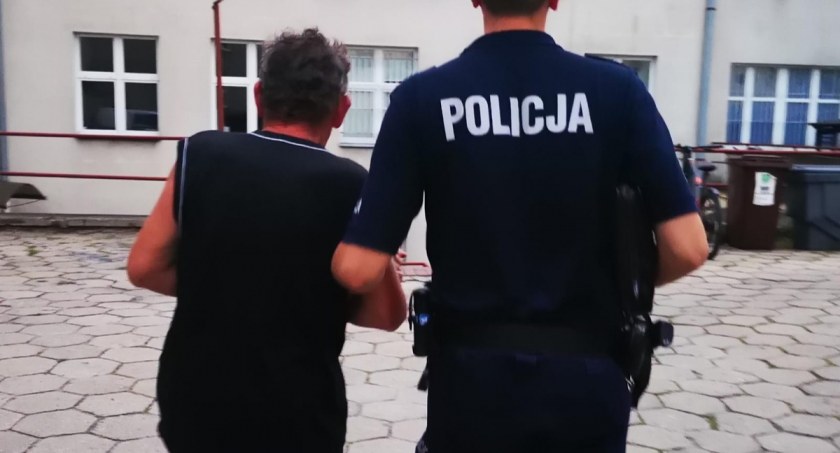 Pijany kierowca zatrzymany w Pruszczu. Wypatrzyli go policjanci po służbie