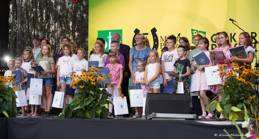 Zwycięzcy konkursów ekologicznych w gminie Pruszcz nagrodzeni. Uroczystość odbyła się podczas dożynek [ZDJĘCIA]