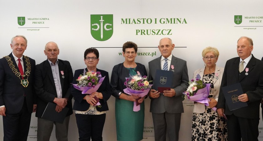 Złote gody par z gminy Pruszcz. Wręczono medale [ZDJĘCIA]