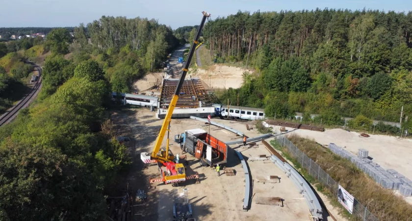 Budowa wiaduktu w Terespolu. Zamontowano stalową konstrukcję