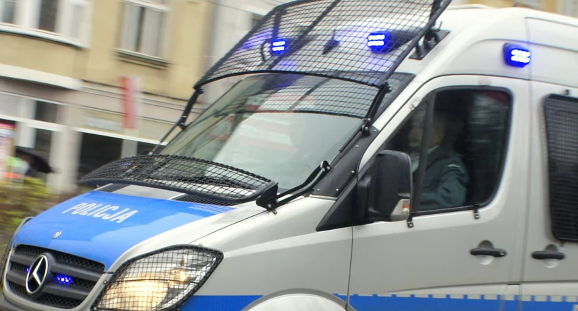 Napad w Świeciu. 24-latek ukradł poszkodowanemu nawet buty