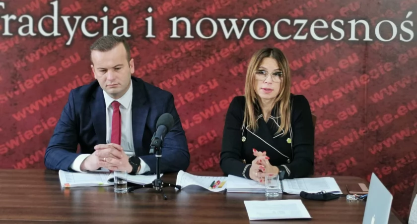 Problemy z przebudową budynku po dawnym OPS. Czy gmina dołoży do inwestycji?