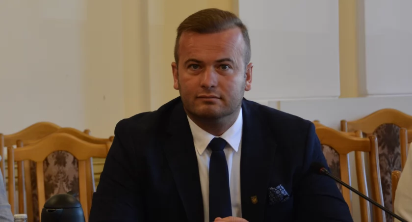 Przebudowa Deczna. Burmistrz przedstawia swoje stanowisko