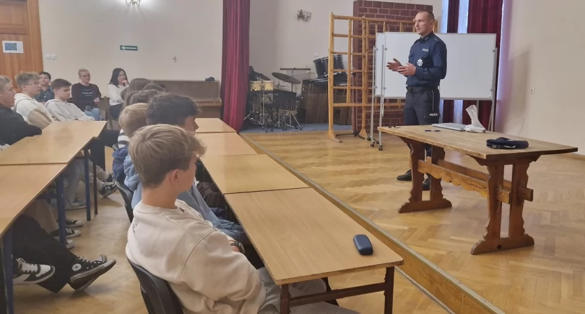 O odpowiedzialności prawnej nieletnich. Spotkanie w I Liceum Ogólnokształcącym w Świeciu