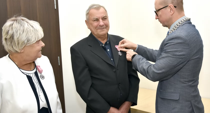 Państwo Ewa i Lech Schmidt powiedzieli sobie tak 50 lat temu. Jaka jest ich recepta na długi związek?