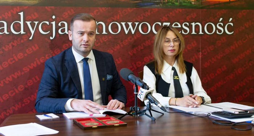 Jaka jest kondycja finansowa gmin w powiecie? Świecie wyróżnia się na tle kraju