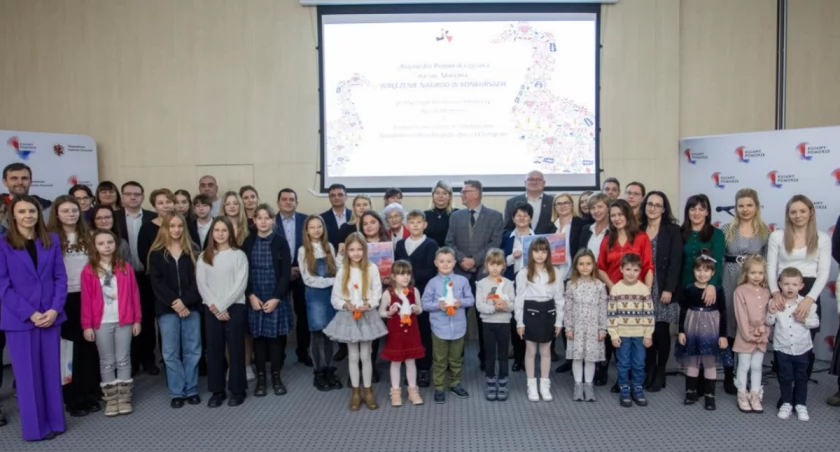 Marszałkowski konkurs plastyczny. Wyróżnienie dla uczennicy SP w Grupie