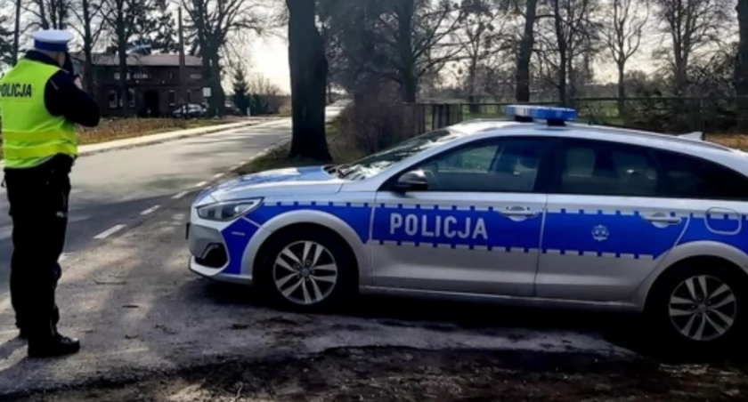 19-latek przekroczył dozwoloną prędkość w terenie zabudowanym. Policjanci zabrali mu prawo jazdy