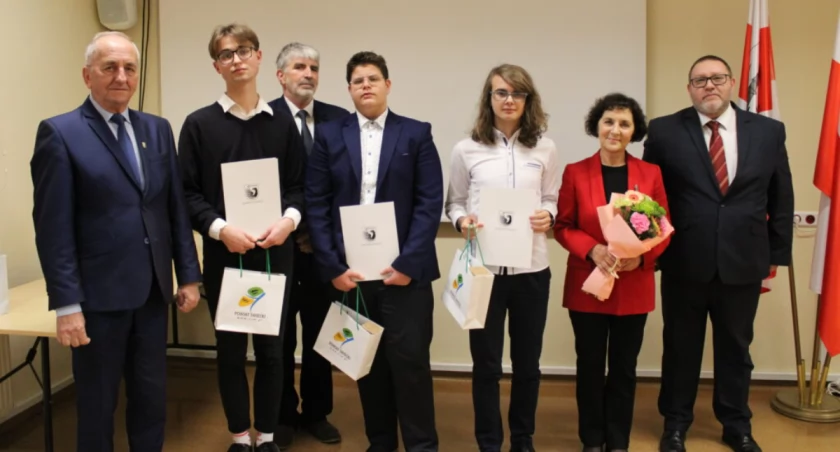 W starostwie spotkali się stypendyści. Były gratulacje i życzenia [ZDJĘCIA, LISTA]