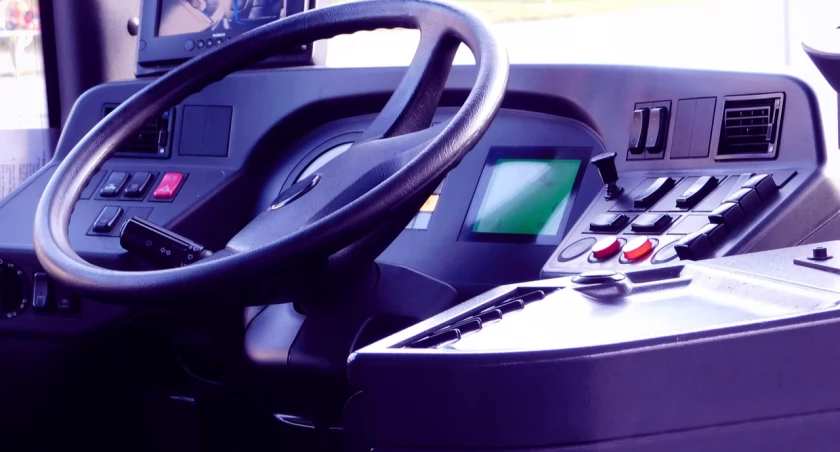 Darmowe przejazdy autobusowe w gminie Jeżewo. Na jakich liniach odbywają się kursy?