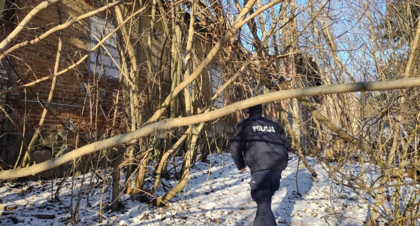 Nie bądźmy obojętni na osoby zagrożone wychłodzeniem. Apel policji