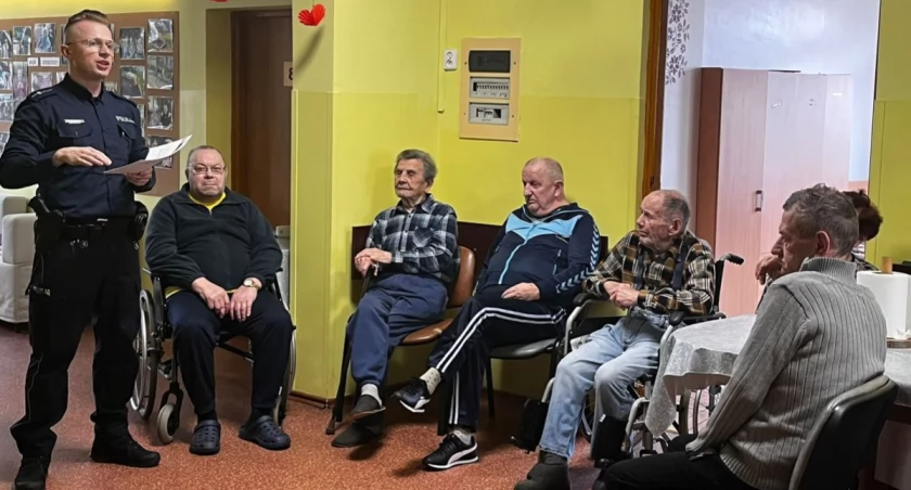 Z seniorami o bezpieczeństwie. Spotkanie przeprowadzone zostało w Pruszczu  