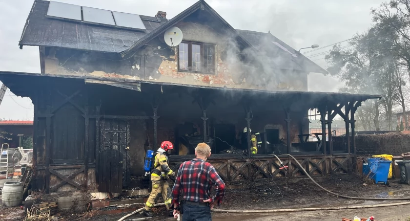 Pożar domu w Grupie. Potrzebna jest pomoc 