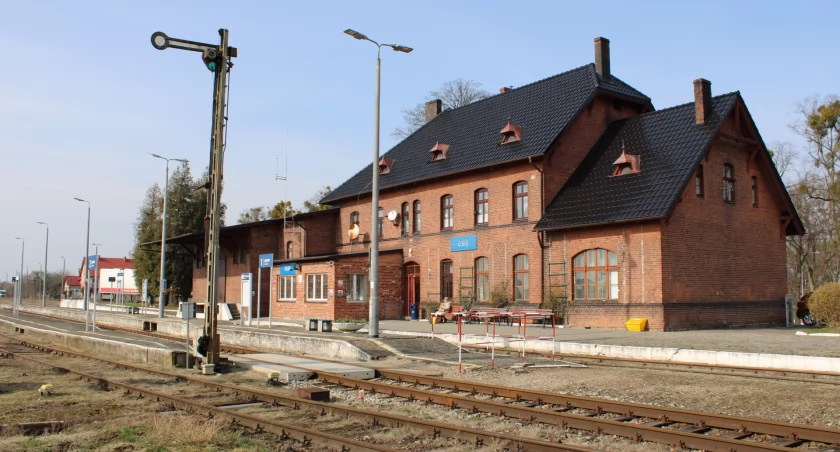 Dodatkowe połączenia kolejowe. Urząd Gminy w Osiu informuje o zmianach