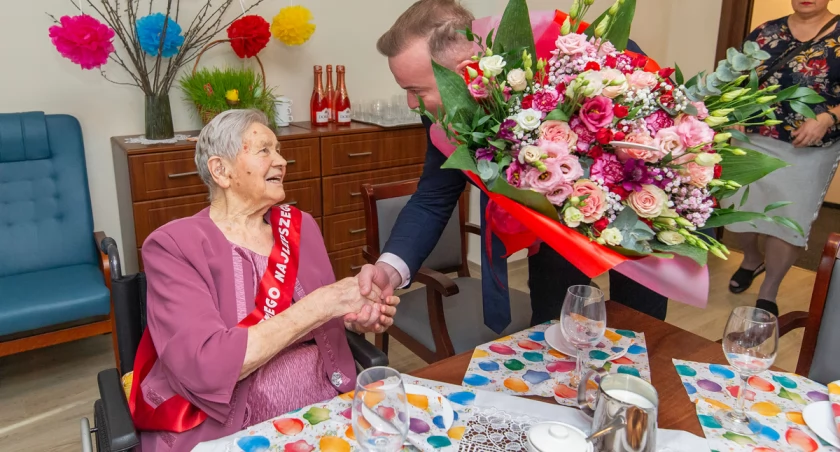 Pani Weronika obchodziła setne urodziny. Przepiękny jubileusz 